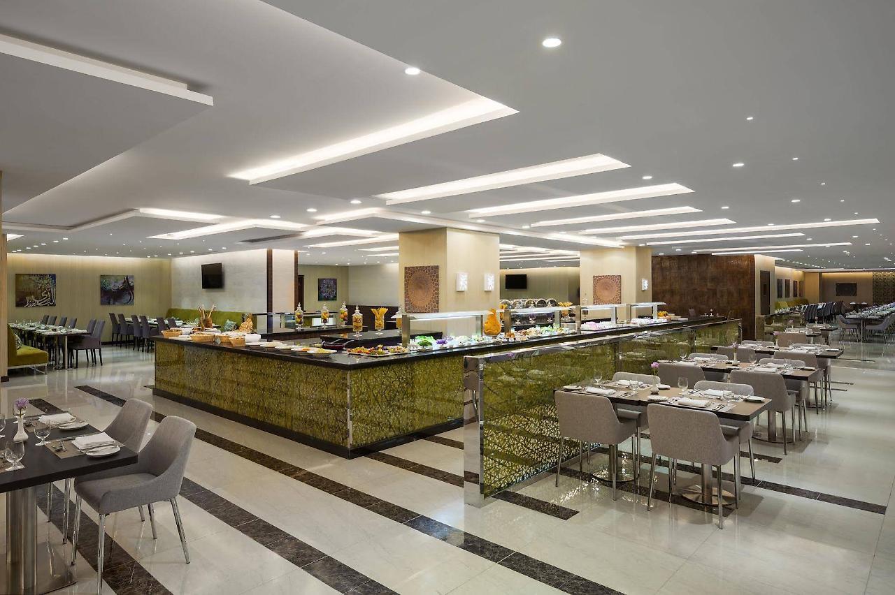 M ホテル マッカ ミレニアム メッカ エクステリア 写真 The hotel's breakfast buffet