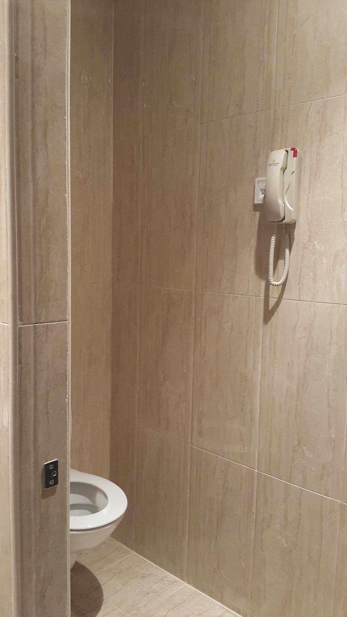 M ホテル マッカ ミレニアム メッカ エクステリア 写真 A shower stall