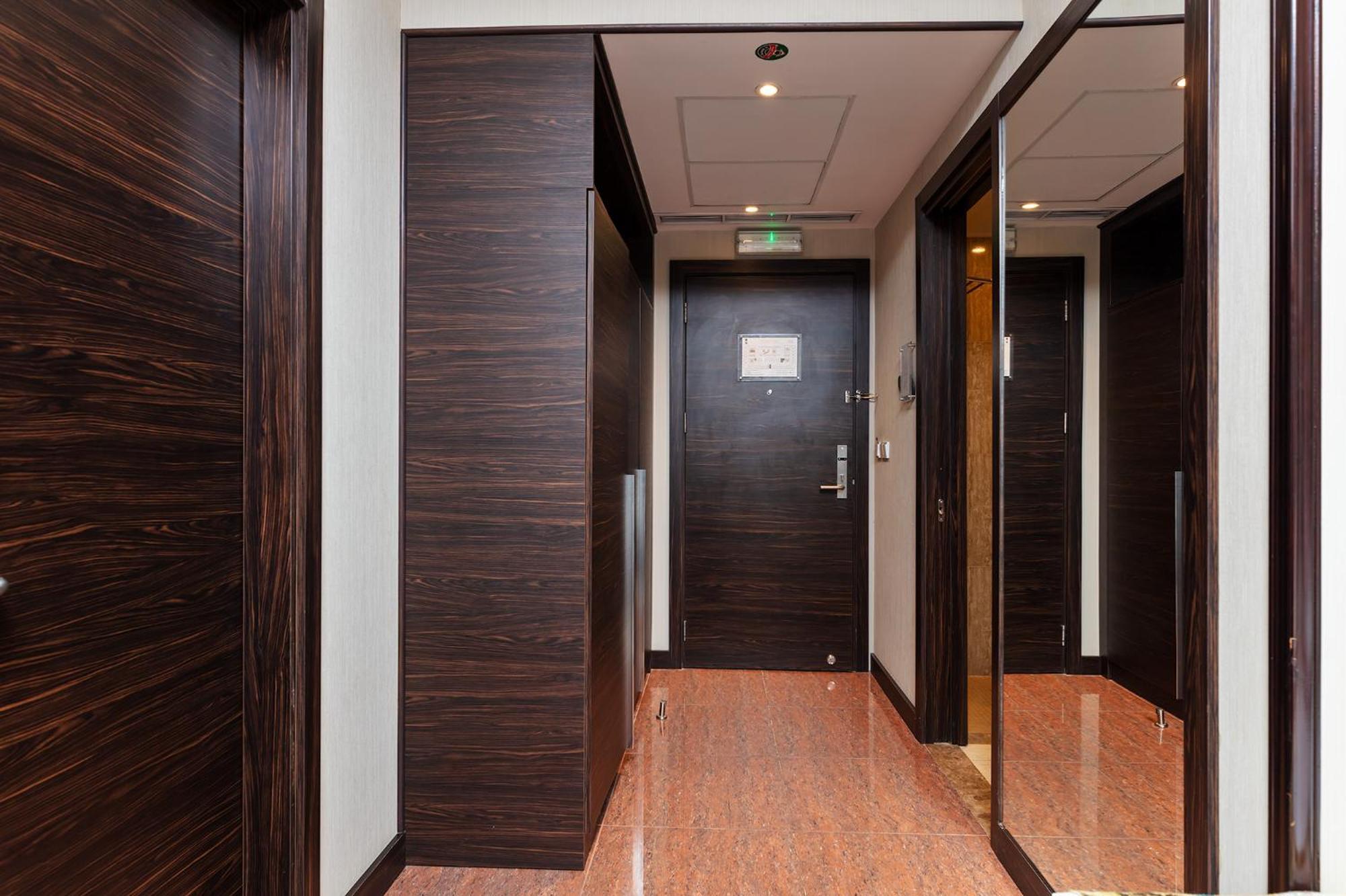 M ホテル マッカ ミレニアム メッカ エクステリア 写真 Interior of a hotel room